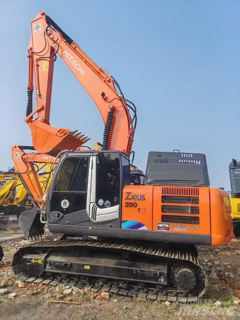 Hitachi 200-3 Lánctalpas kotrók