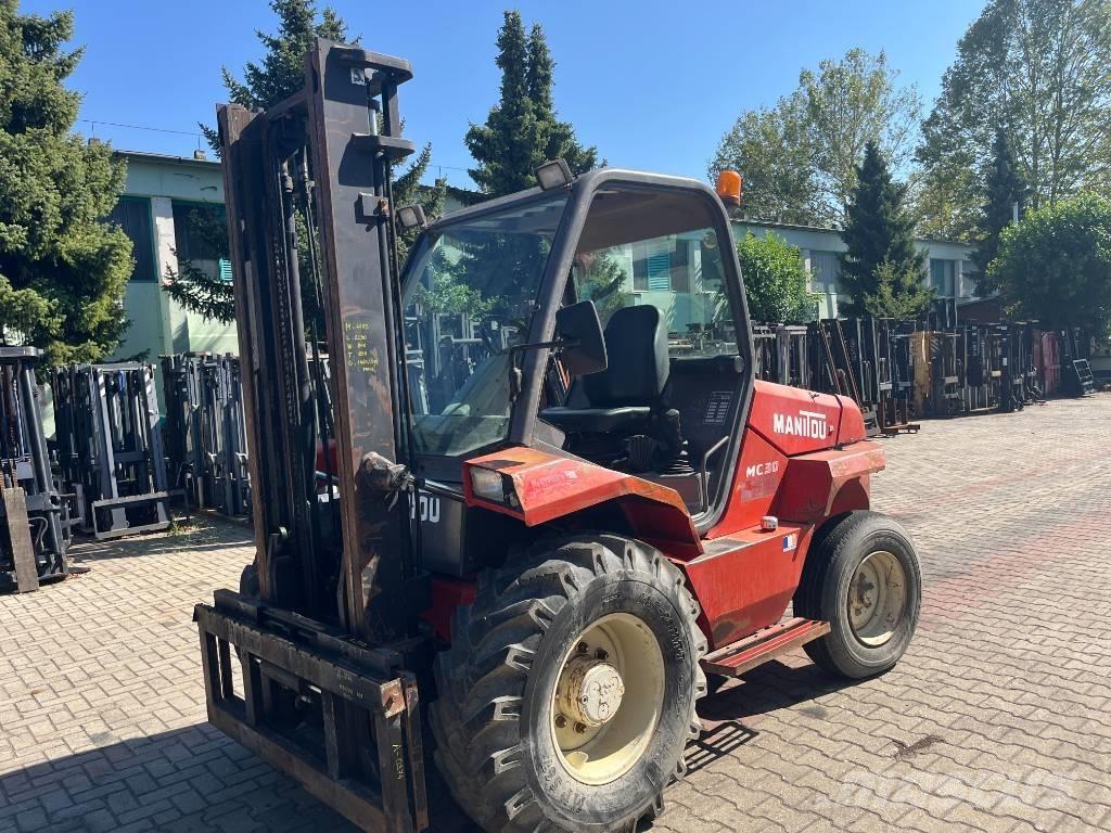 Manitou MC 30 V-4173 Tereptargonca