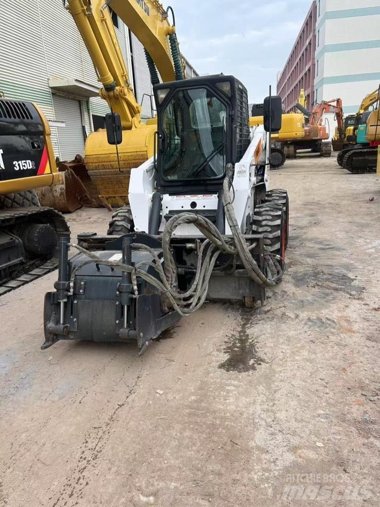 Bobcat S 220 Kompaktrakodók