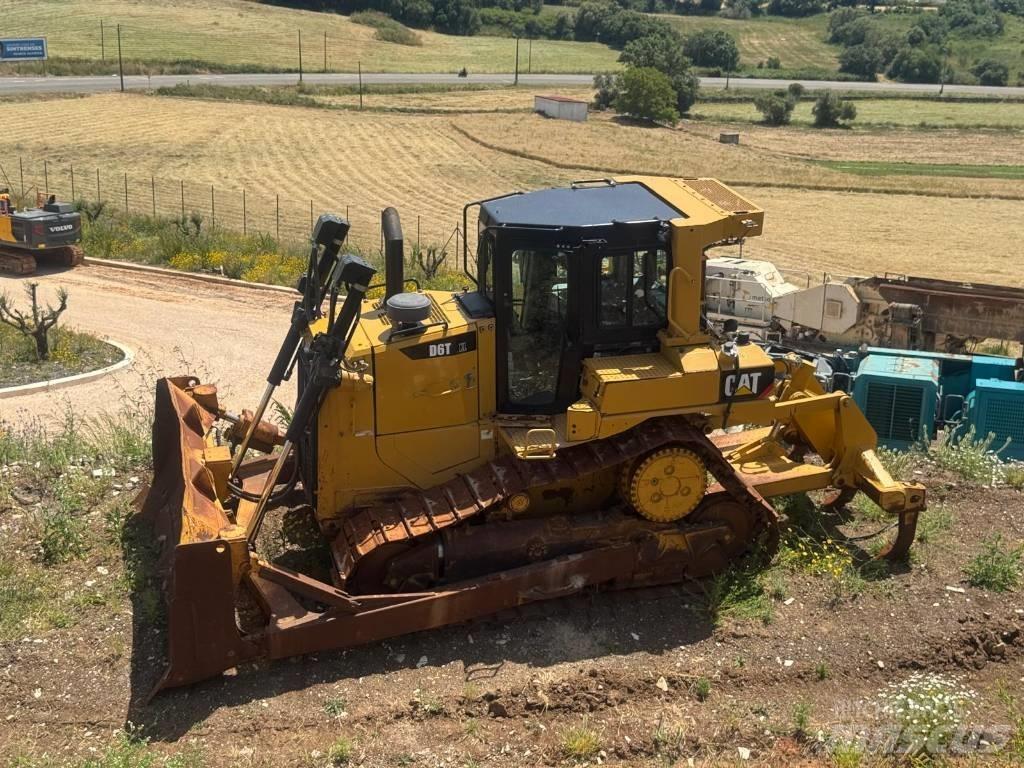 CAT D 6 T XL lánctalpas dózerek