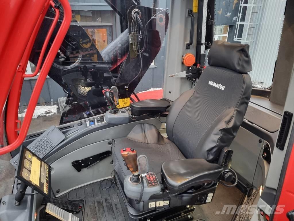 Komatsu 931 Betakarítók