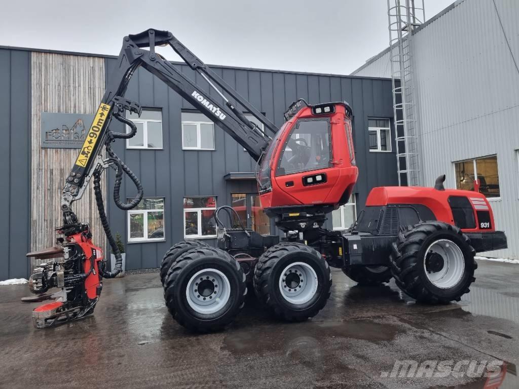 Komatsu 931 Betakarítók