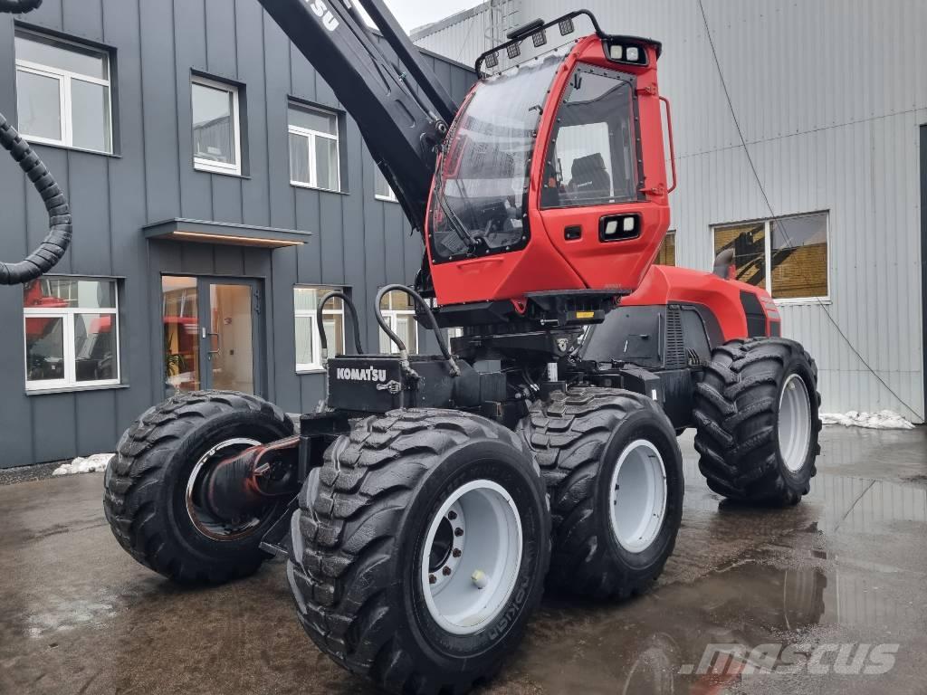 Komatsu 931 Betakarítók