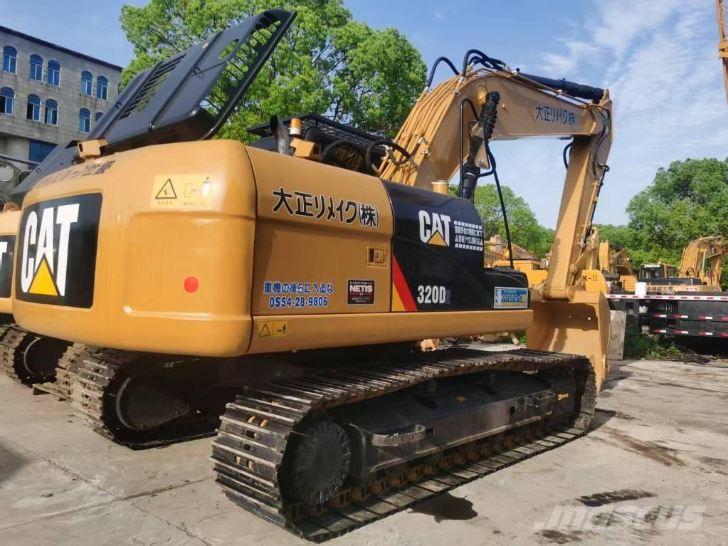CAT 320d2 Lánctalpas kotrók