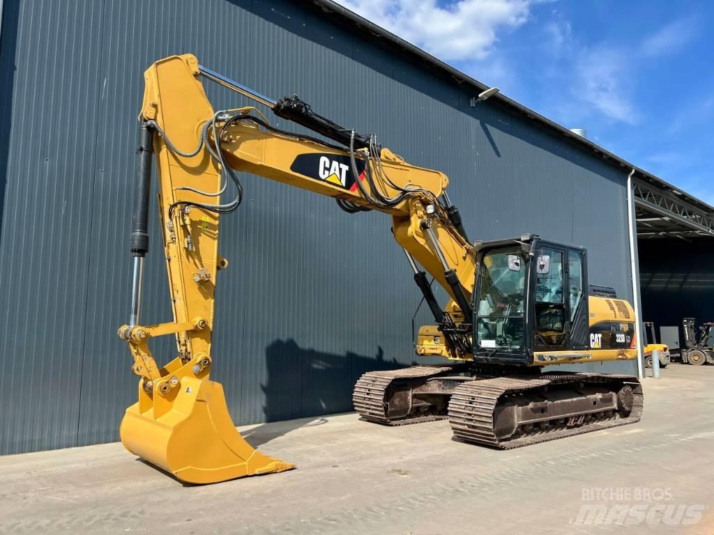 CAT 323D LN VA Lánctalpas kotrók