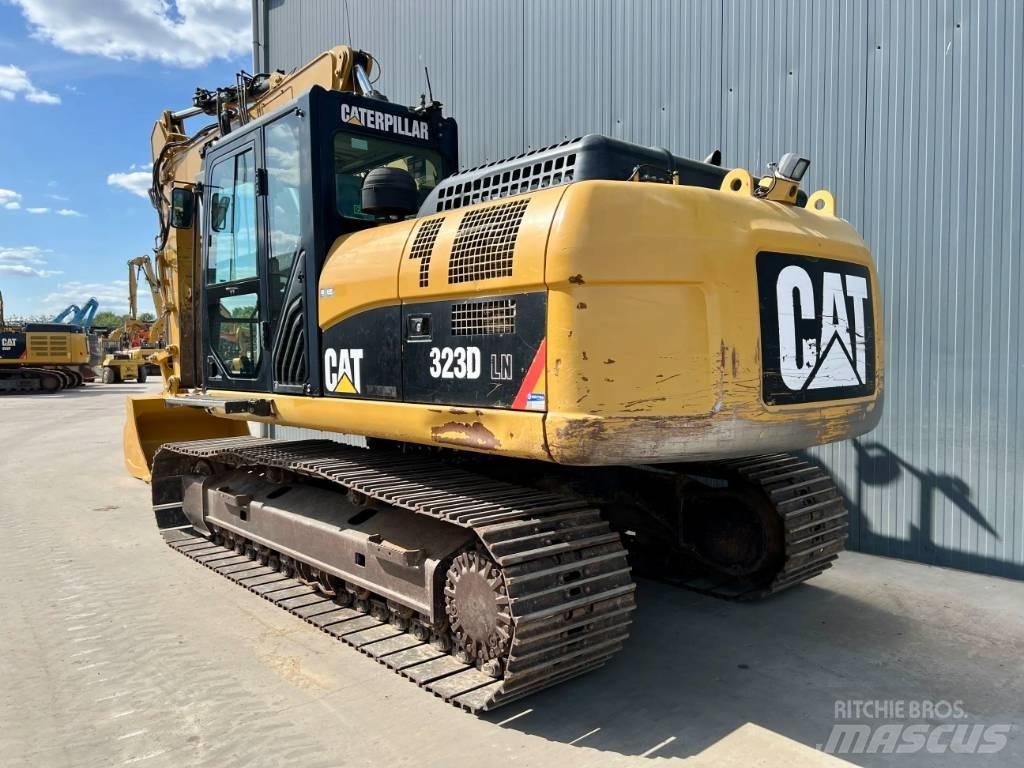 CAT 323D LN VA Lánctalpas kotrók