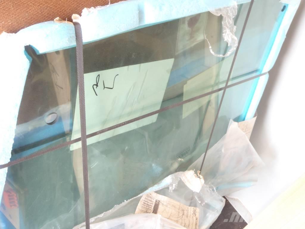 Fermec 860 Vezetőfülke és belső tartozékok