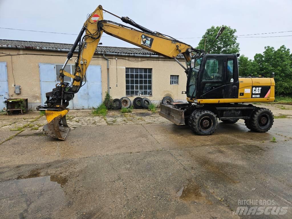 CAT M 316 D Gumikerekes kotrók