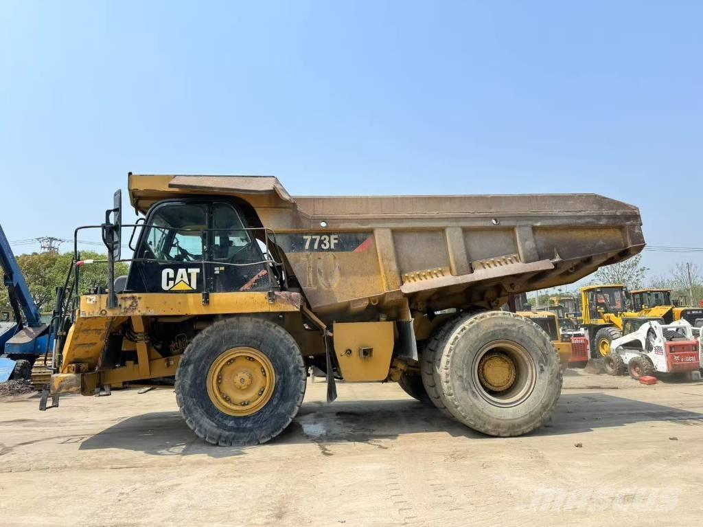 CAT 773 F Csuklósdömperek