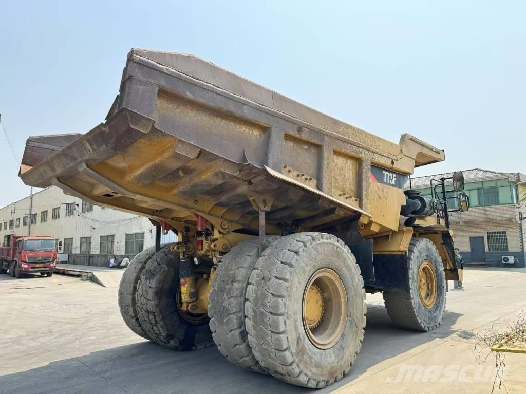 CAT 773 F Csuklósdömperek
