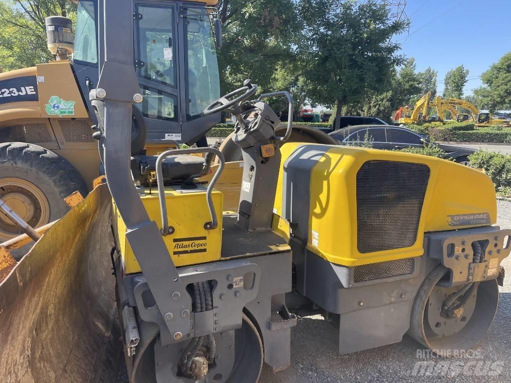 Dynapac CC 1250 Ikerdobos hengerek