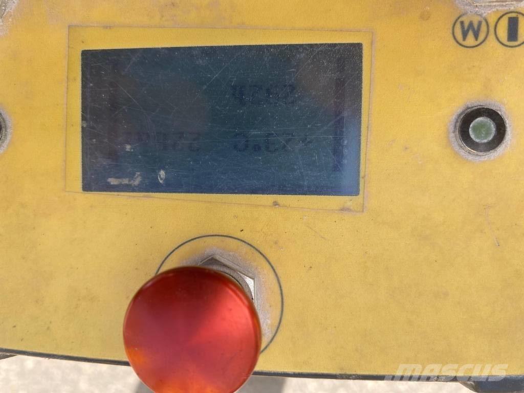 Brokk 170 Bontásra használt kotrók