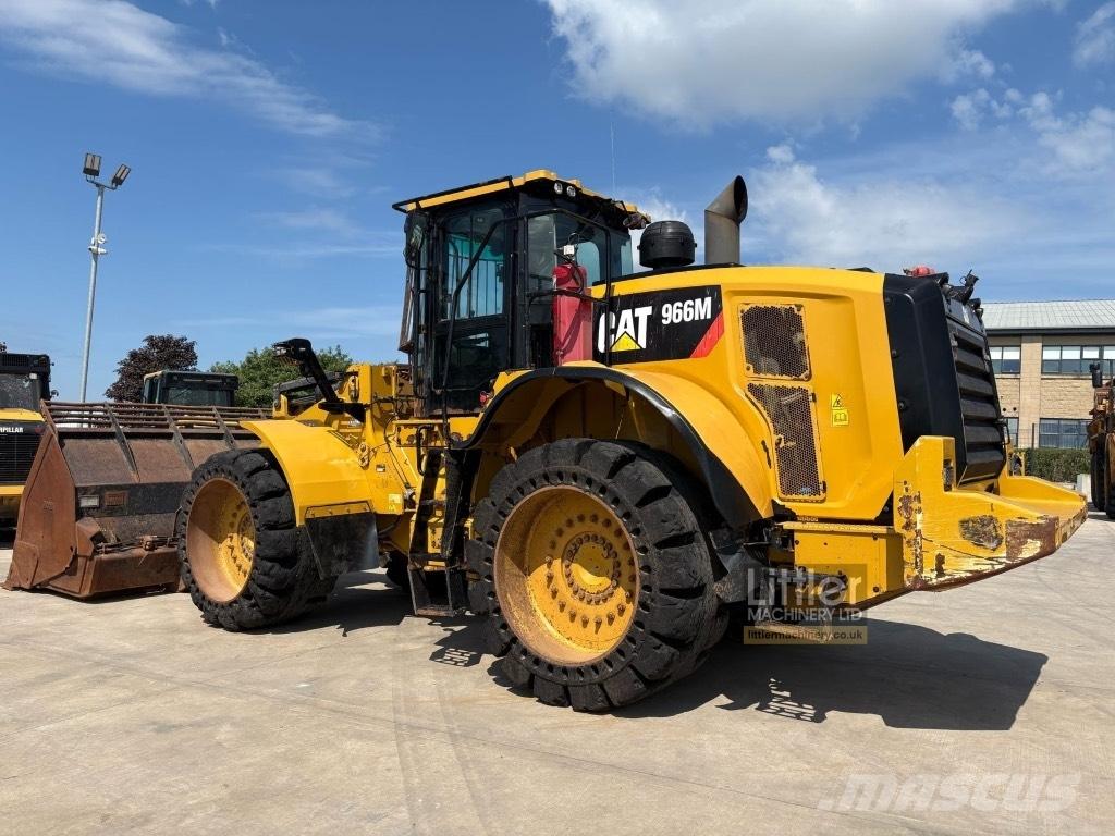 CAT 966 M Gumikerekes homlokrakodók