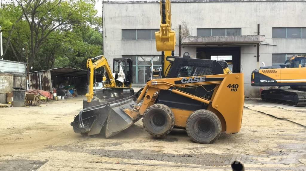 CASE 440 Kompaktrakodók