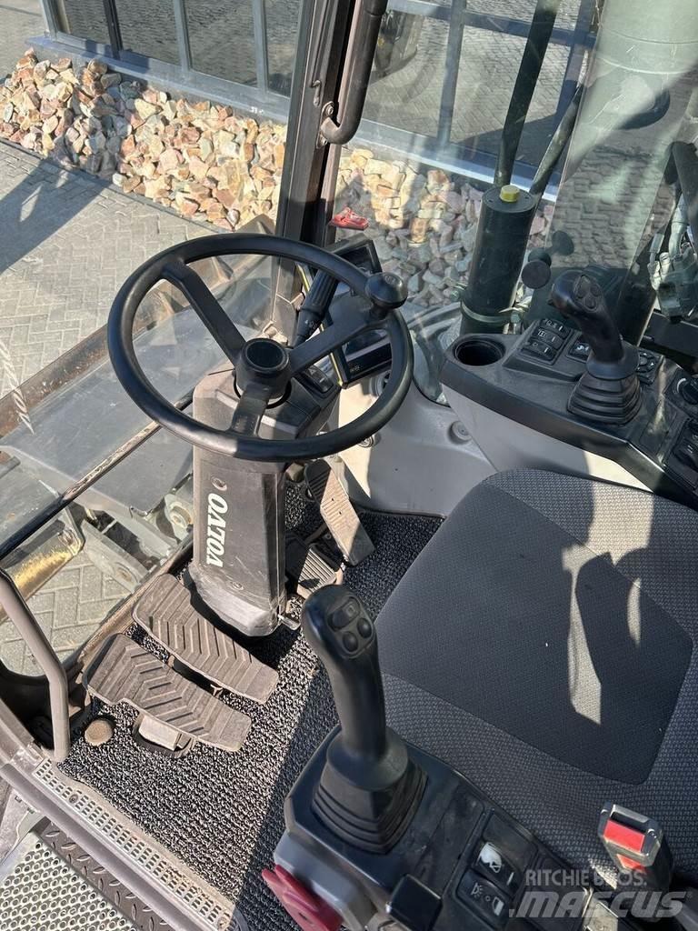 Volvo EW180E Gumikerekes kotrók