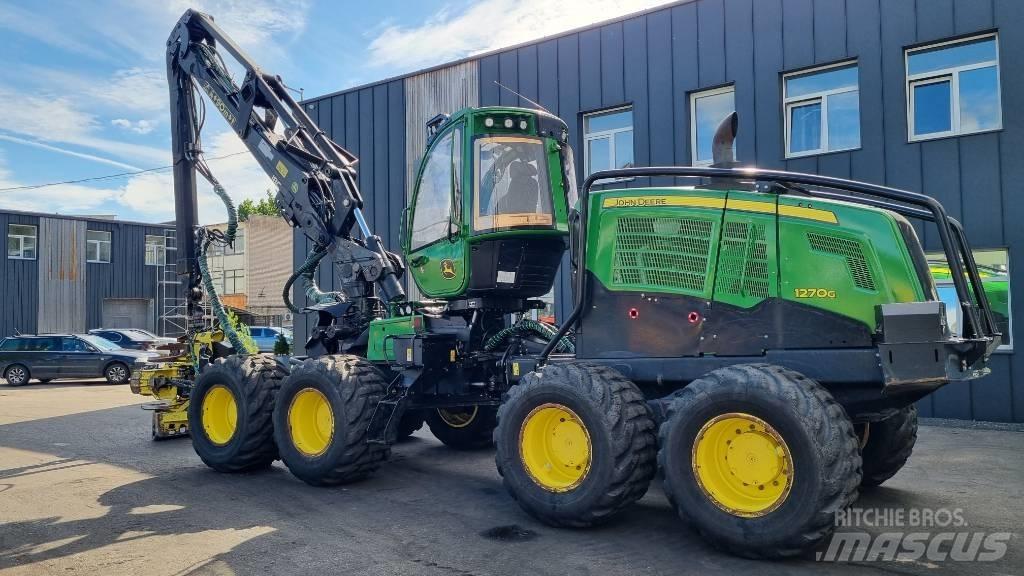 John Deere 1270 G Betakarítók