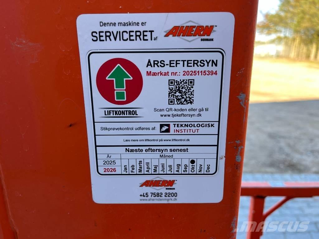 JLG 1230 ES Személyemelők