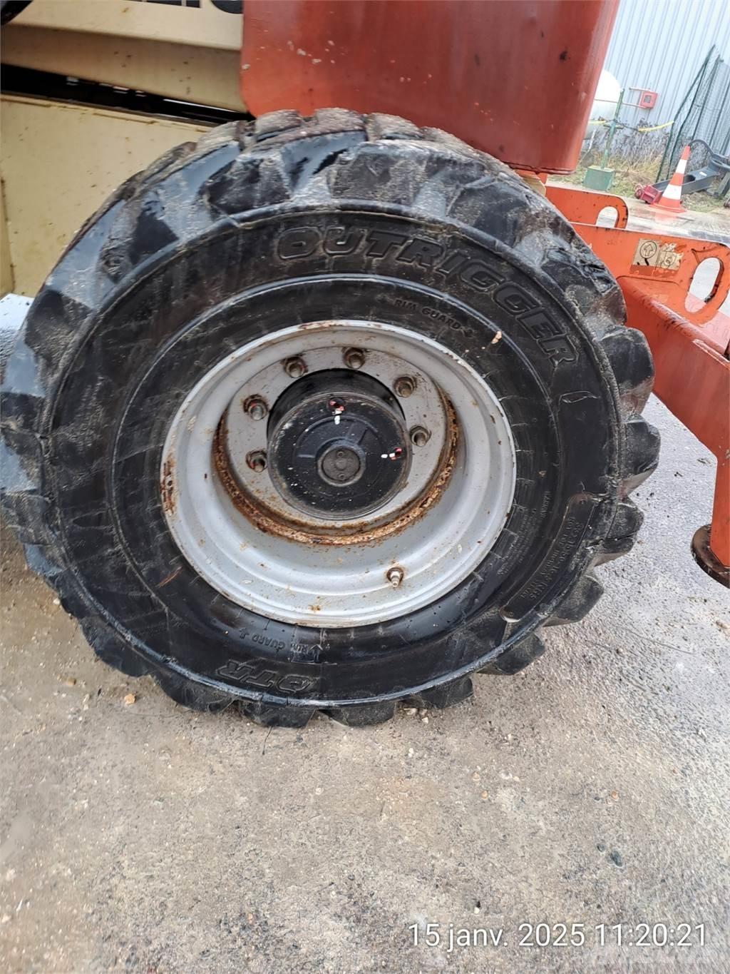 JLG 3394RT Ollós emelők