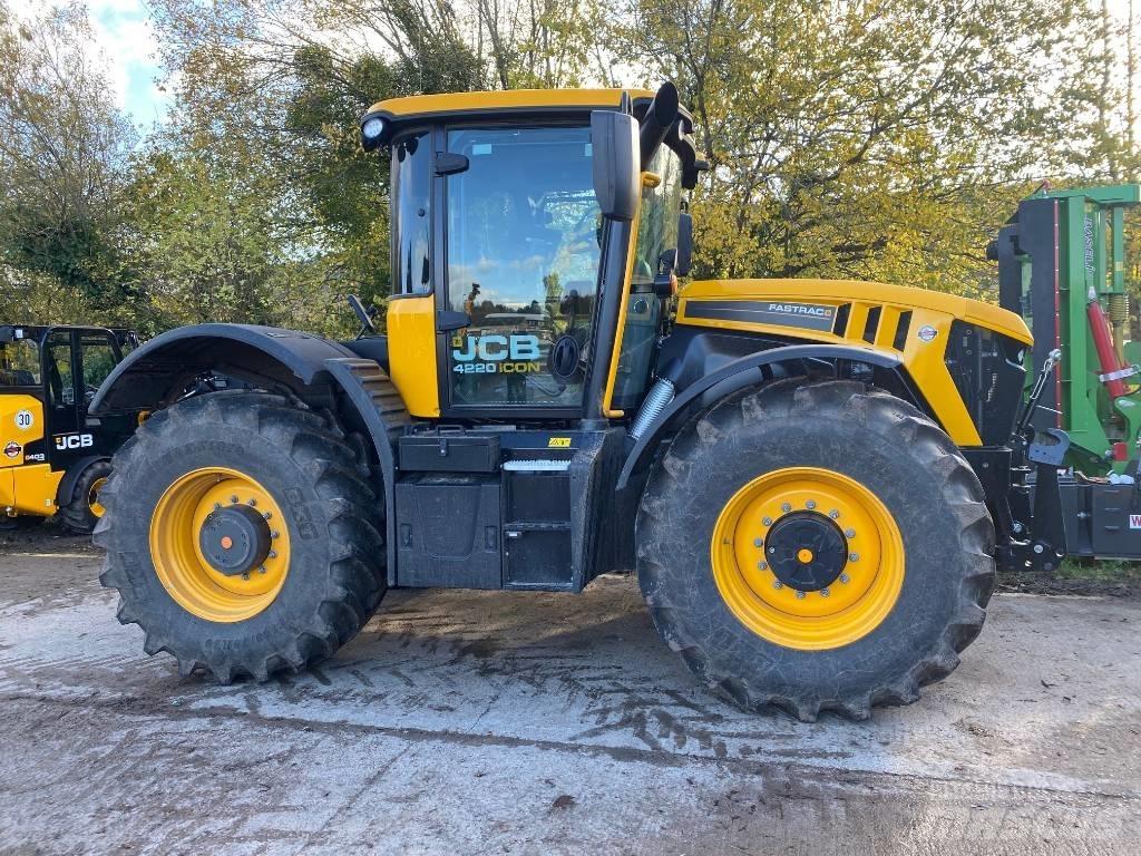 JCB Fastrac 4220 Traktorok