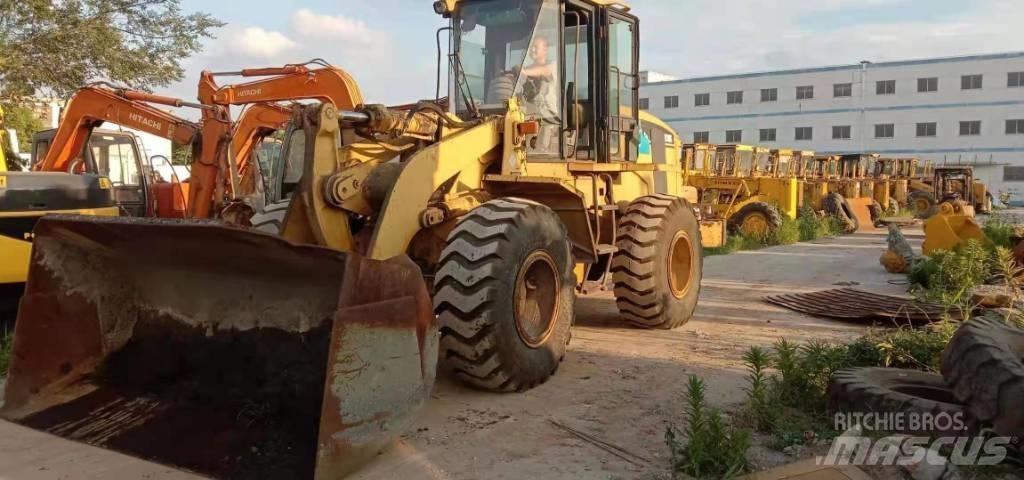 CAT 938 G Gumikerekes homlokrakodók