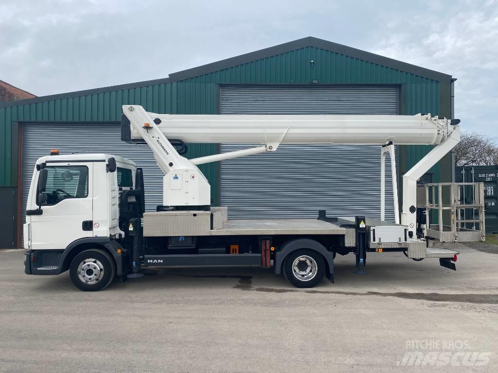 Ruthmann T330.3 Teherautóra szerelt emelők és állványok