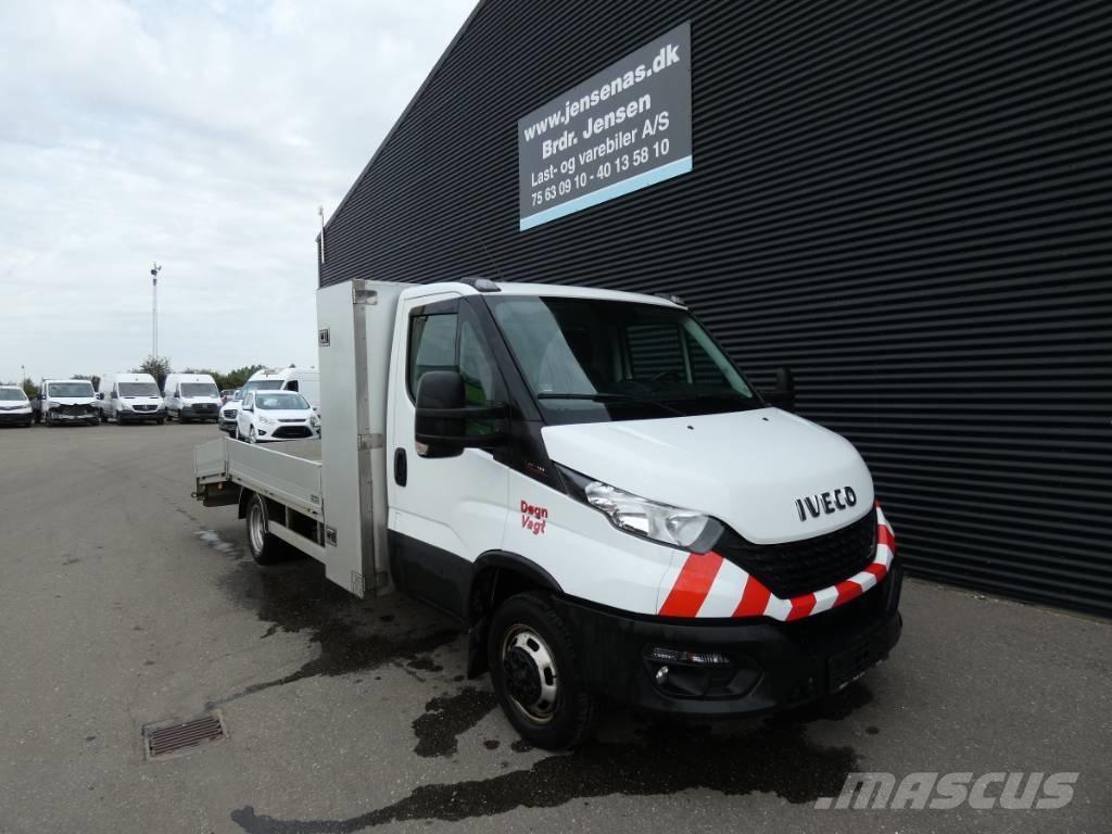 Iveco 50C 18 Platós / Ponyvás teherautók