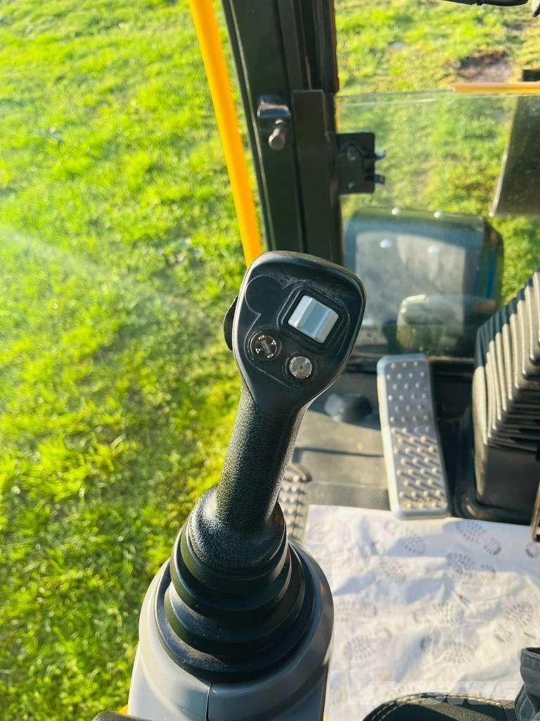 JCB 110 W Hydradig Gumikerekes kotrók