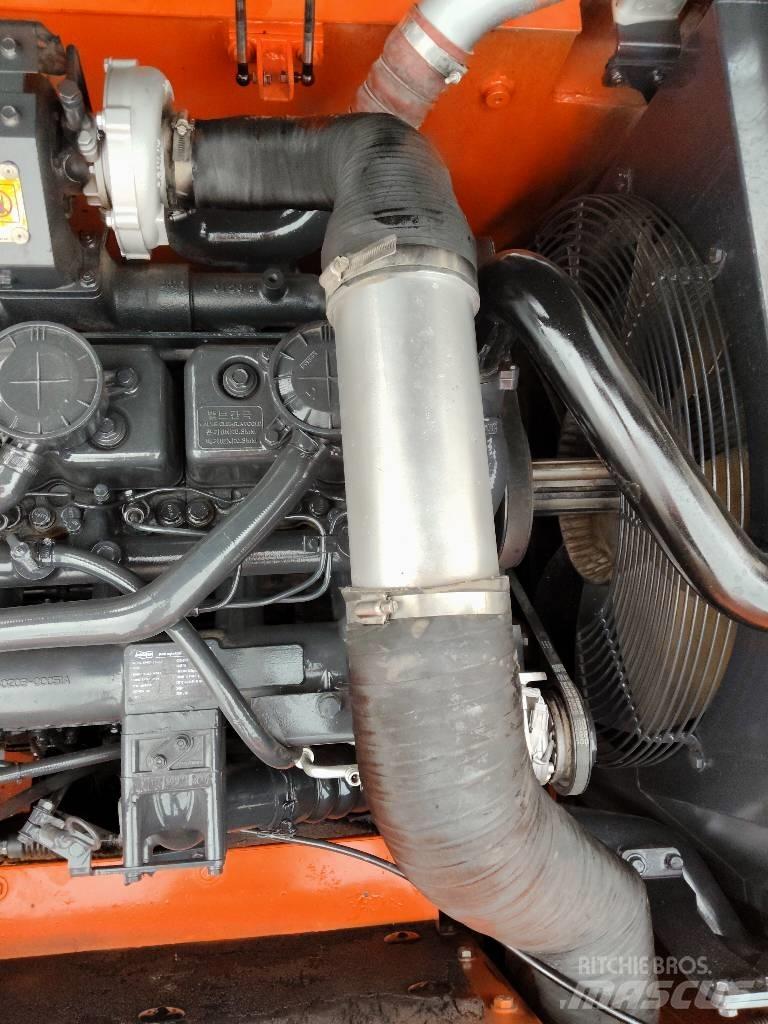 Doosan DX300 Lánctalpas kotrók