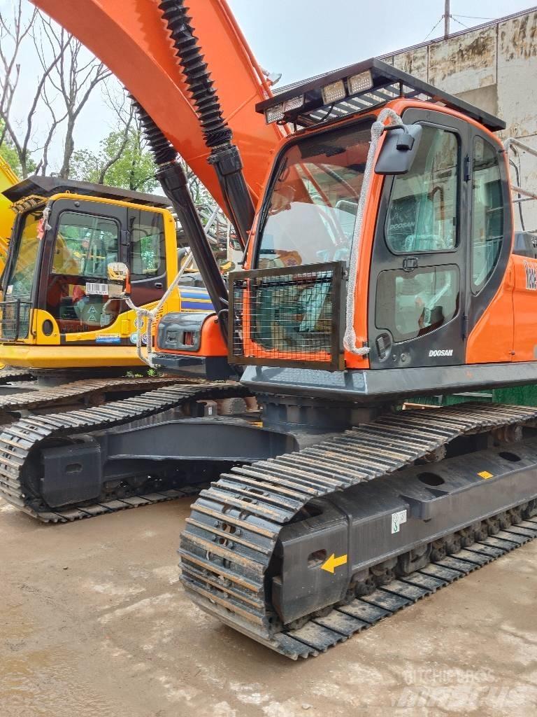 Doosan DX300 Lánctalpas kotrók
