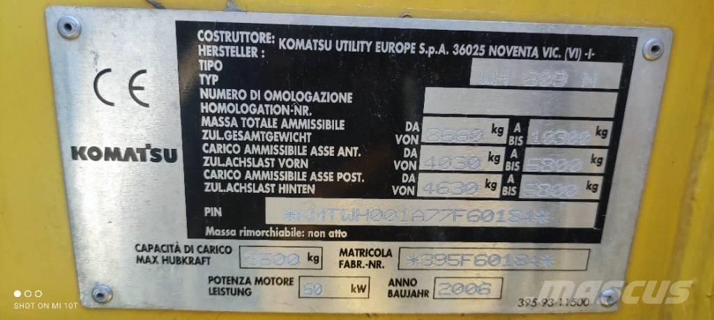 Komatsu WH 609 Teleszkópos rakodók