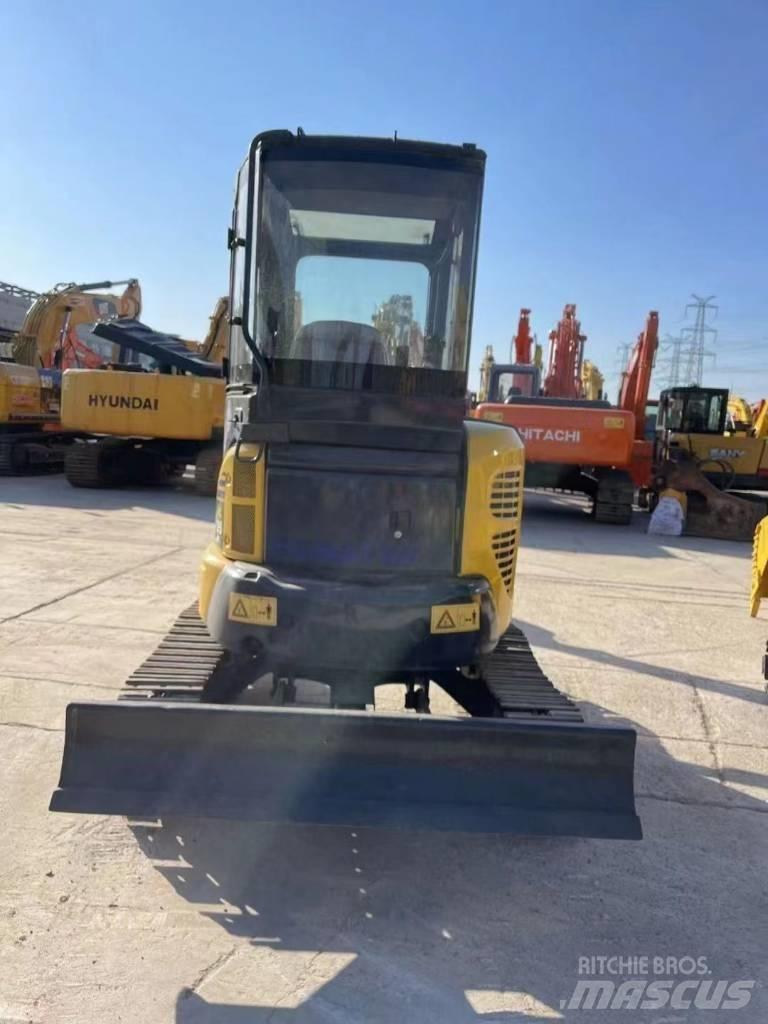 Komatsu PC 35 Mini kotrók < 7t