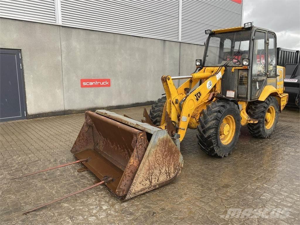JCB 407 Univerzális rakodók