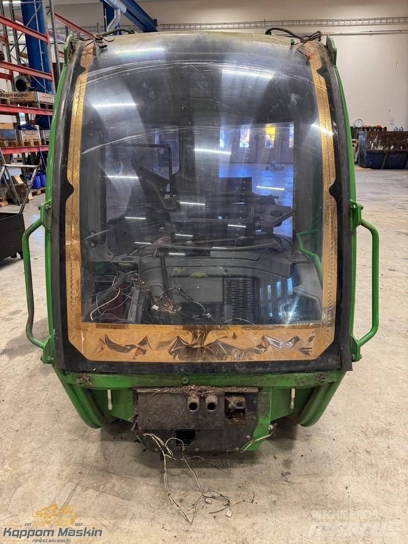 John Deere 1270E Vezetőfülke és belső tartozékok