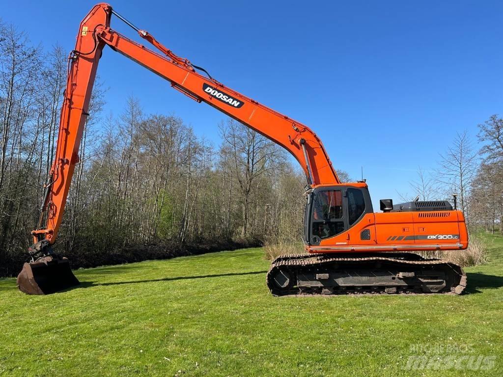 Doosan DX 300 Lánctalpas kotrók
