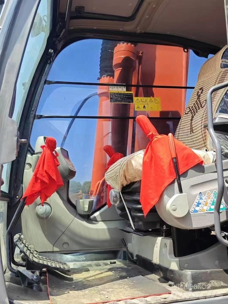 Hitachi ZX200 Lánctalpas kotrók