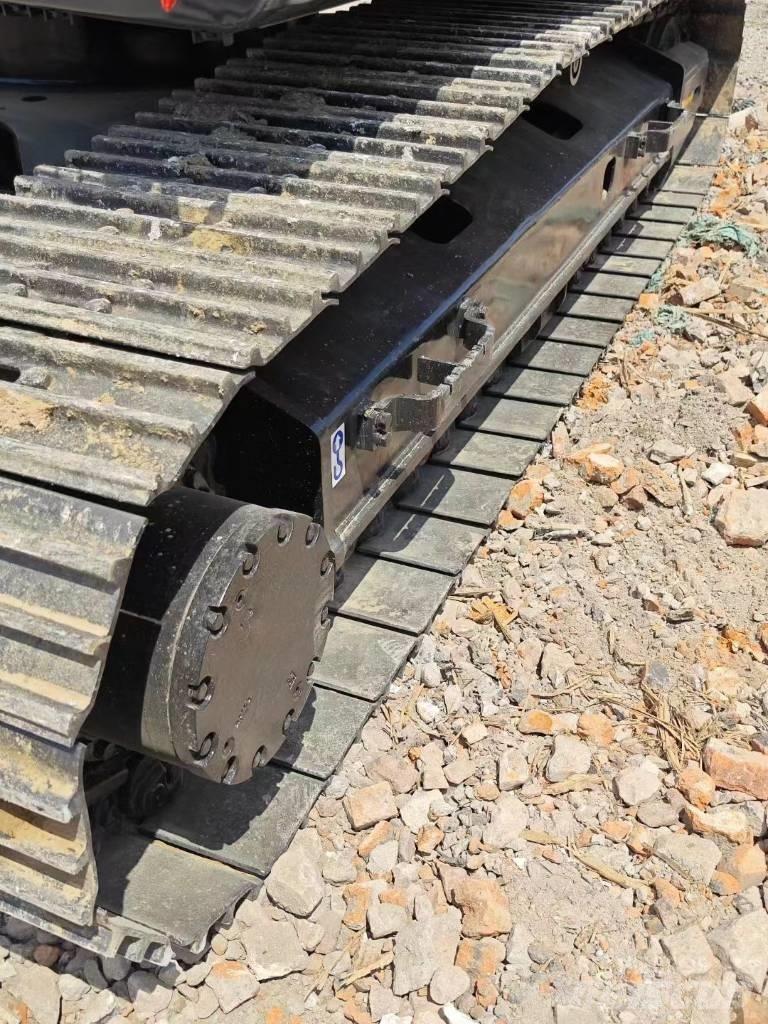 Hitachi ZX200 Lánctalpas kotrók
