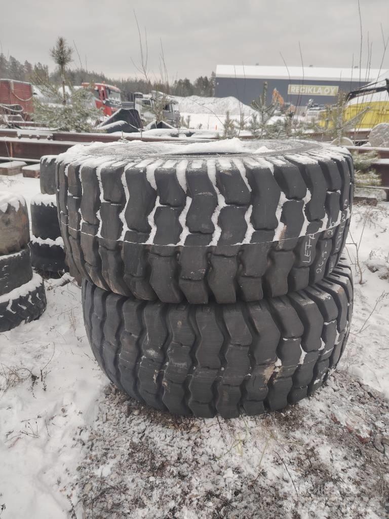 Bridgestone 26.5-25 Gumikerekes homlokrakodók