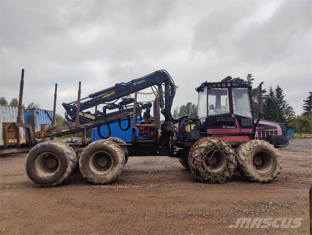 Valmet 840 Kihordók