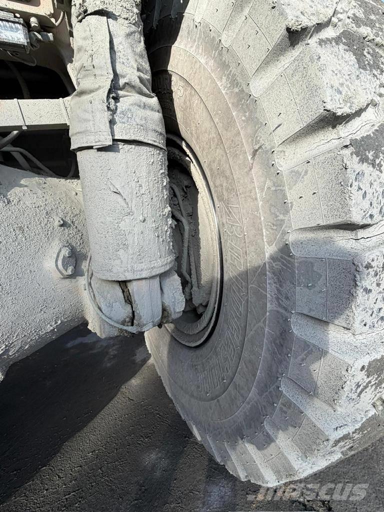 CAT 775 F Nehézdömper