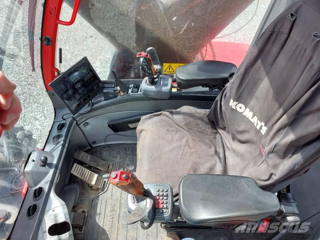 Komatsu 931XC-1 Betakarítók