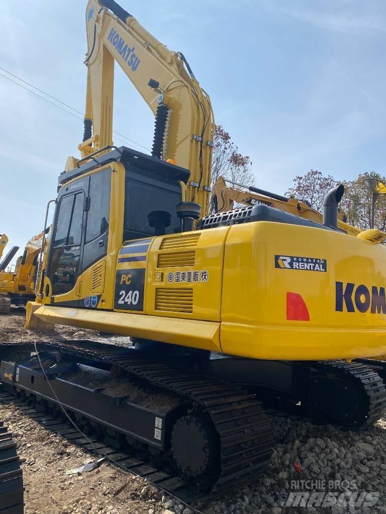 Komatsu 240LC-8 Lánctalpas kotrók