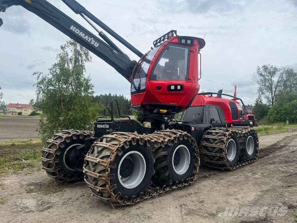 Komatsu 951 XC Betakarítók