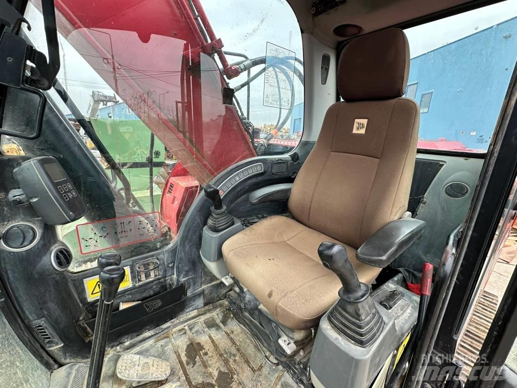 JCB JS 240 N LC Lánctalpas kotrók
