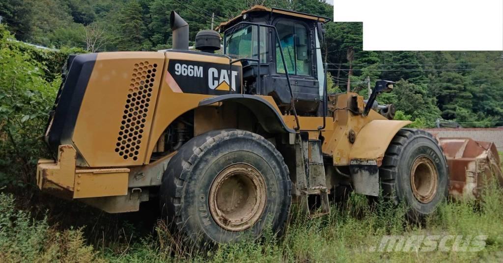 CAT 966 M Gumikerekes homlokrakodók