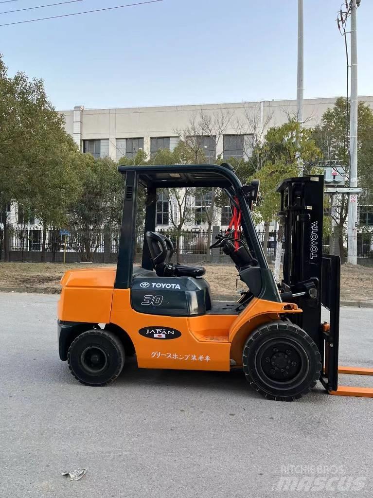 Toyota 7 FDN 30 Dízel targoncák