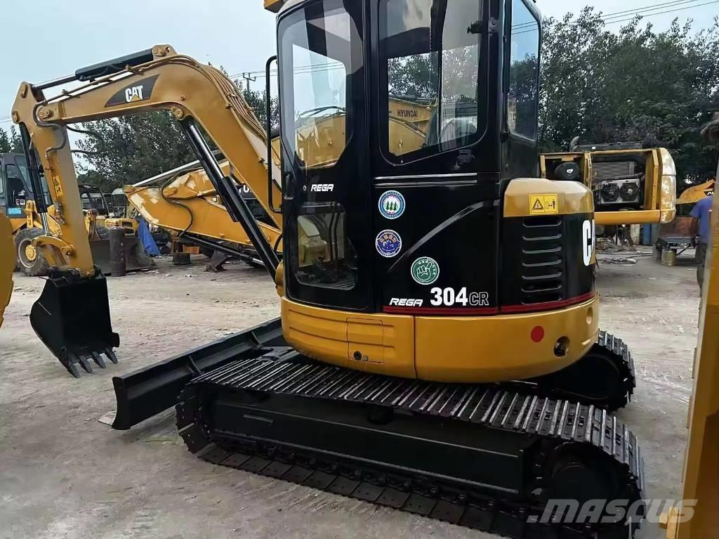 CAT 304 CR Mini kotrók < 7t