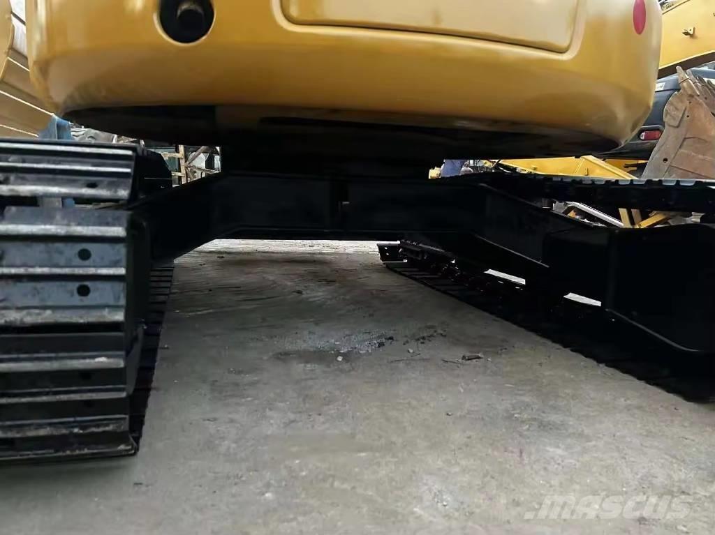 CAT 304 CR Mini kotrók < 7t