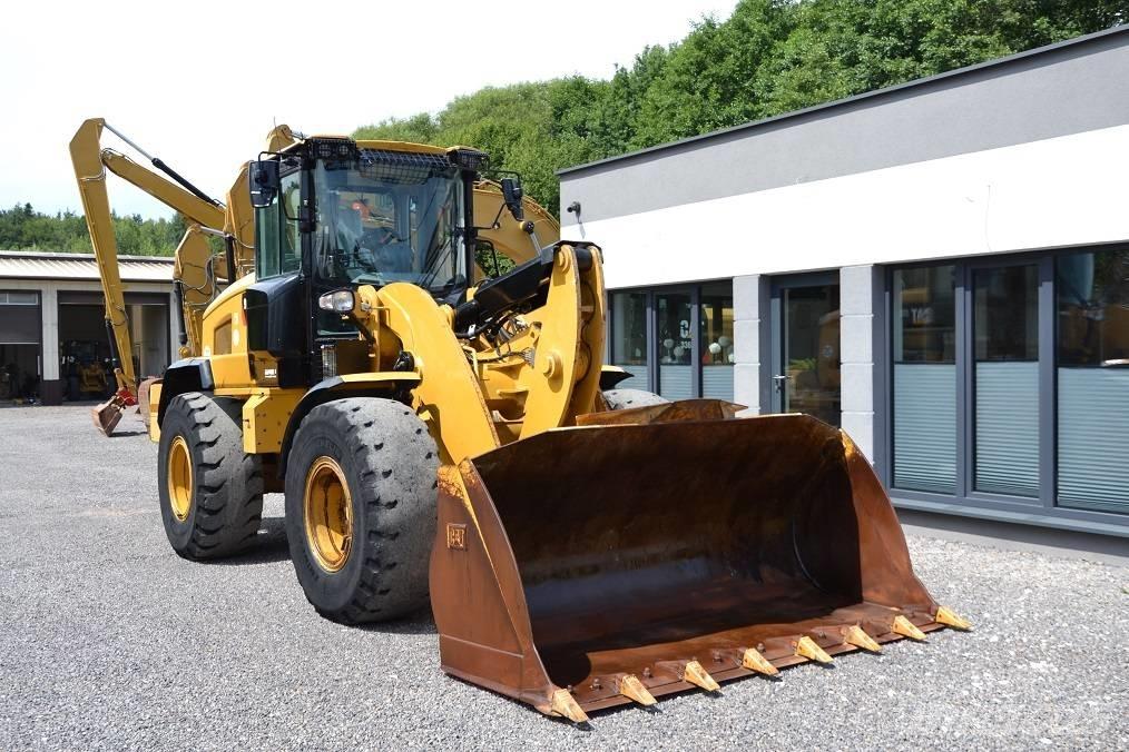 CAT 938 M Gumikerekes homlokrakodók