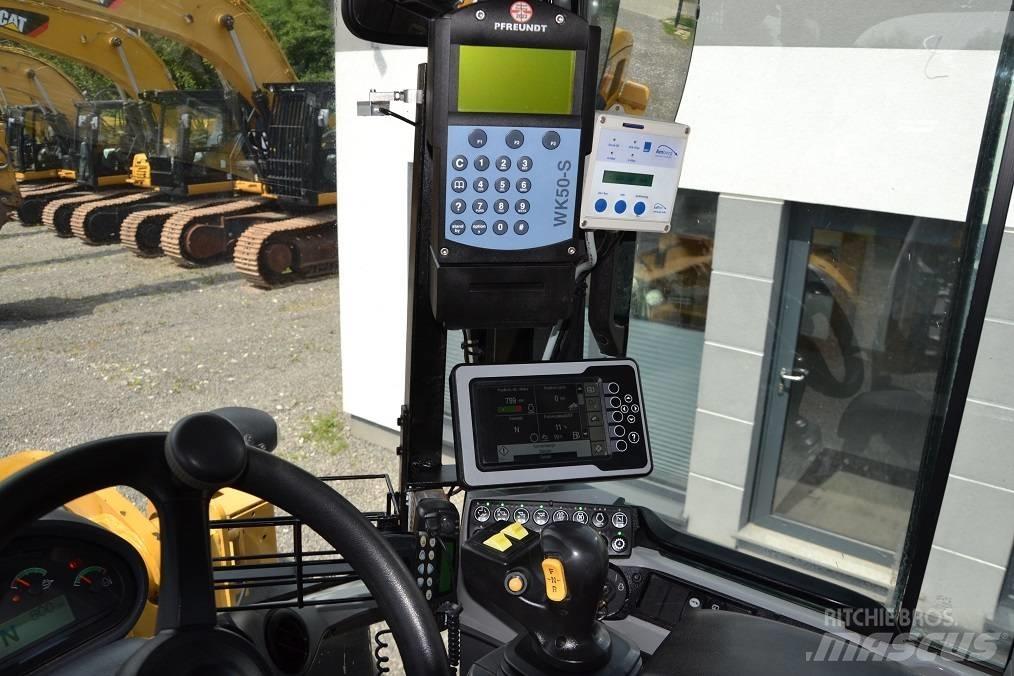 CAT 938 M Gumikerekes homlokrakodók