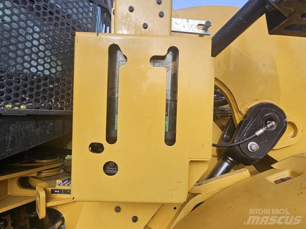 CAT 924K Gumikerekes homlokrakodók